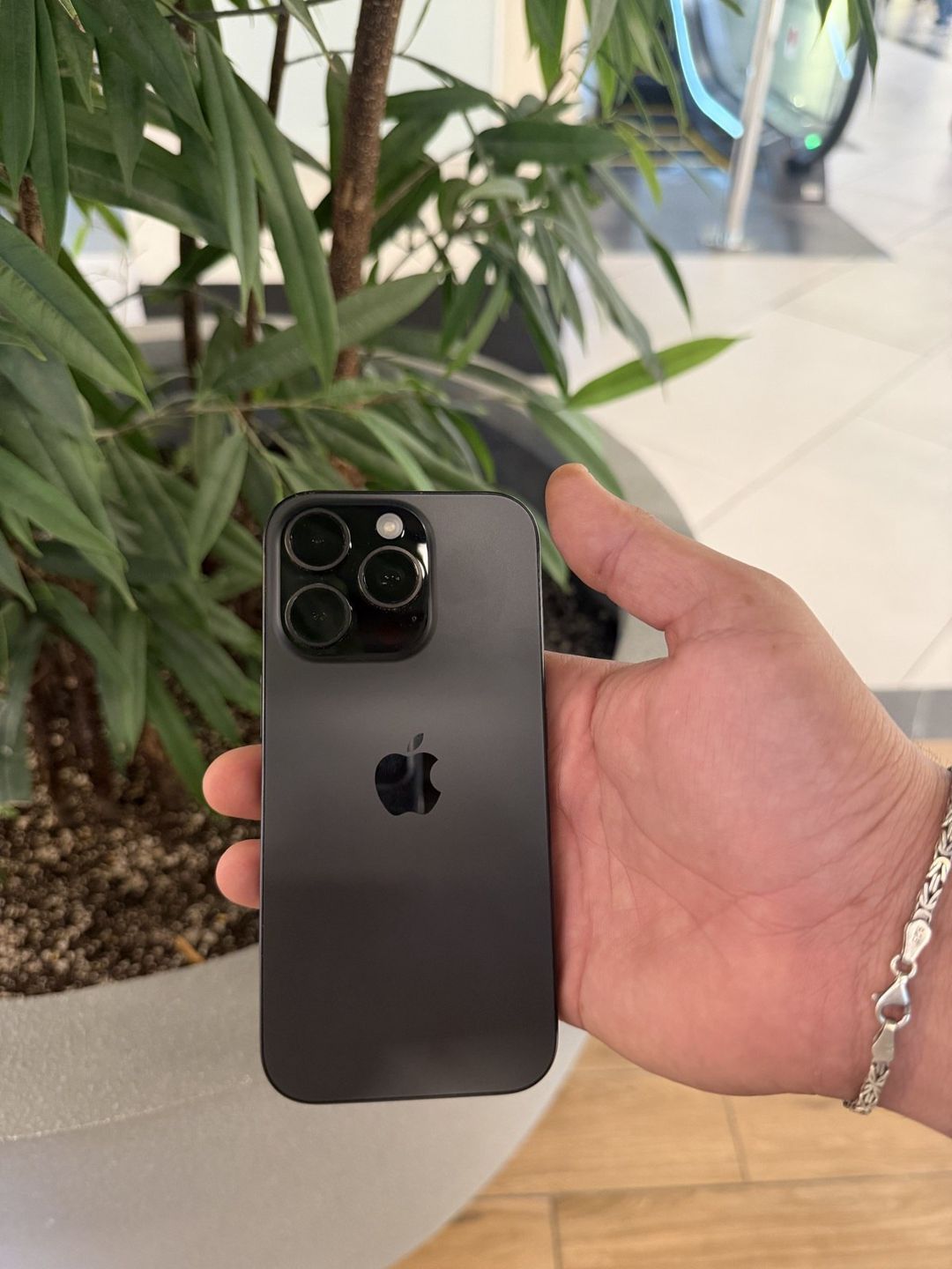 Apple iPhone 16 Pro Black Titanium 256GB/8GB — Smartfonlar, Bakı (6)