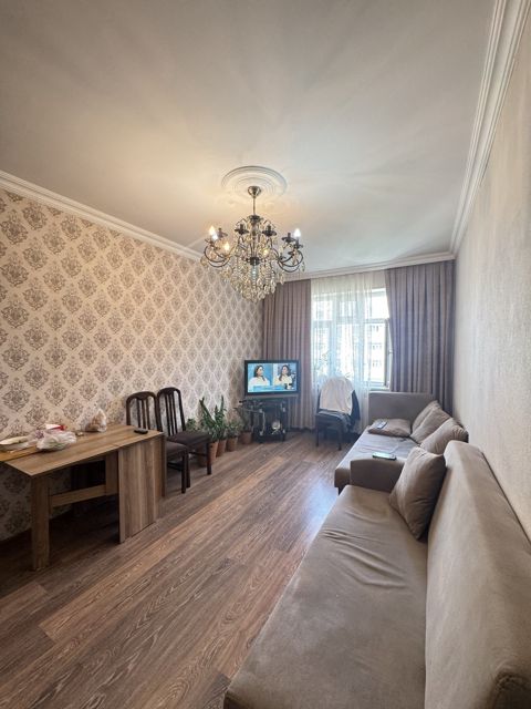 Satılır 2 otaqlı köhnə tikili 62 m² — Bakı