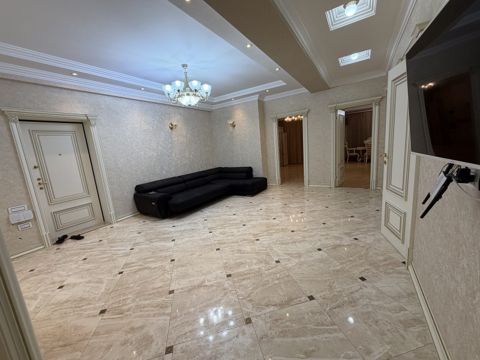 Satılır 3 otaqlı yeni tikili 168 m² — Bakı