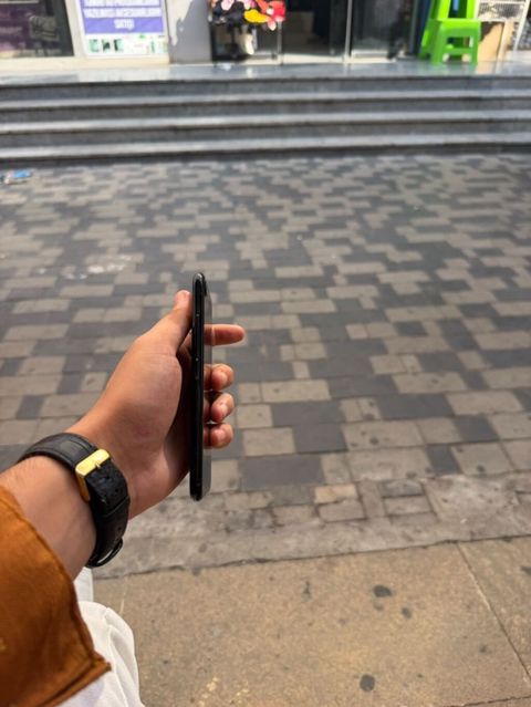 IPhone 7, 128 GB, Qara, Barmaq izi — Bakı