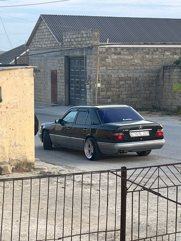 Mercedes 220 E, 2.2 L, 1994 il, 285 000 km 10-RL-223 — Avtomobillər, Bakı (6)
