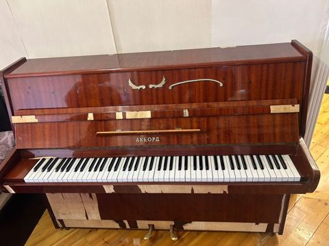 Akkord pianino - Model: “Аkkord” - Korpus: qırmızı-qəhvəyi polirol — Bakı