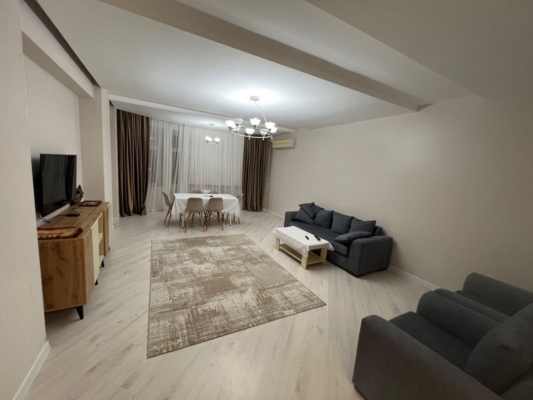 İcarəyə verilir 3 otaqlı yeni tikili 140 m² — Mənzil, Bakı (8)