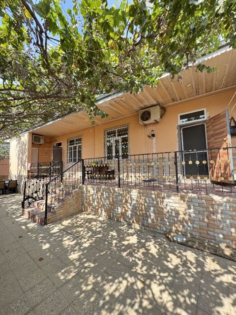 Satılır 4 otaqlı həyət evi/bağ evi 110 m² — Bakı