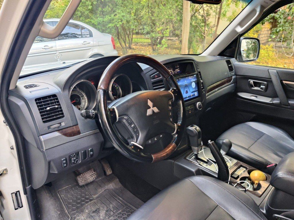 Mitsubishi Pajero, 3.5 L, 2011 il, 240 000 km 90-KL-021 — Avtomobillər, Bakı (7)