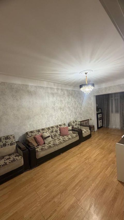 Satılır 3 otaqlı köhnə tikili 90 m² — Bakı