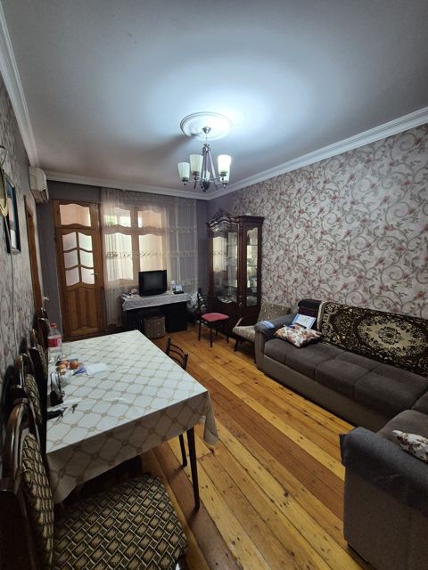 Satılır 3 otaqlı köhnə tikili 55 m² — Bakı