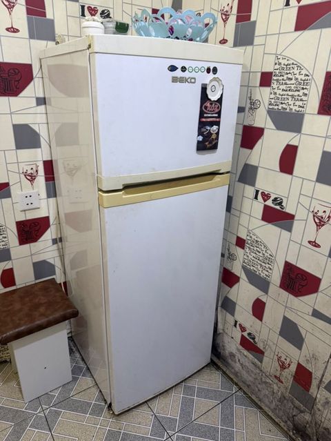 Beko iki qapılı soyuducu - Marka/model: Beko, üstdə dondurucu bölmə — Digah