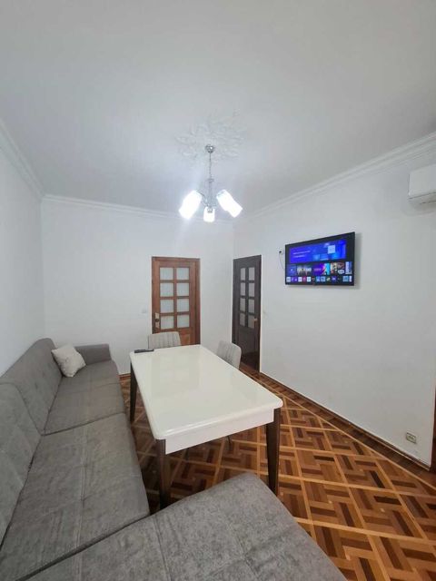 Satılır 3 otaqlı köhnə tikili 70 m² — Bakı