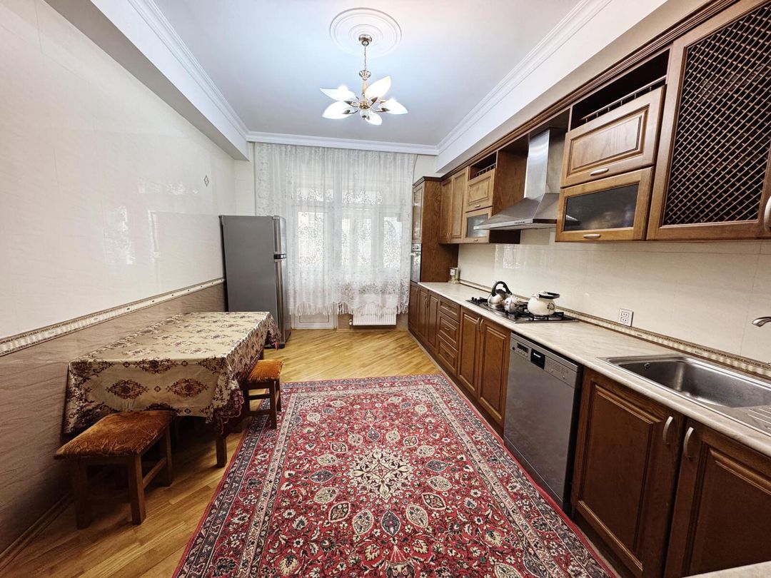 Satılır 4 otaqlı köhnə tikili 135 m² — Mənzil, Bakı (10)