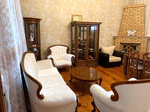 Satılır 3 otaqlı köhnə tikili 110 m² — Bakı