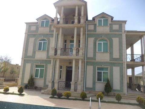Satılır 5 otaqlı həyət evi/bağ evi 254 m² — Bakı