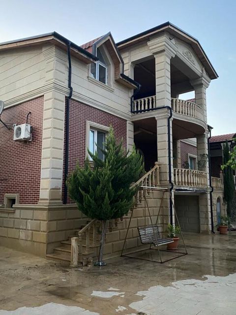 Satılır 5 otaqlı həyət evi/bağ evi 240 m² — Bakı