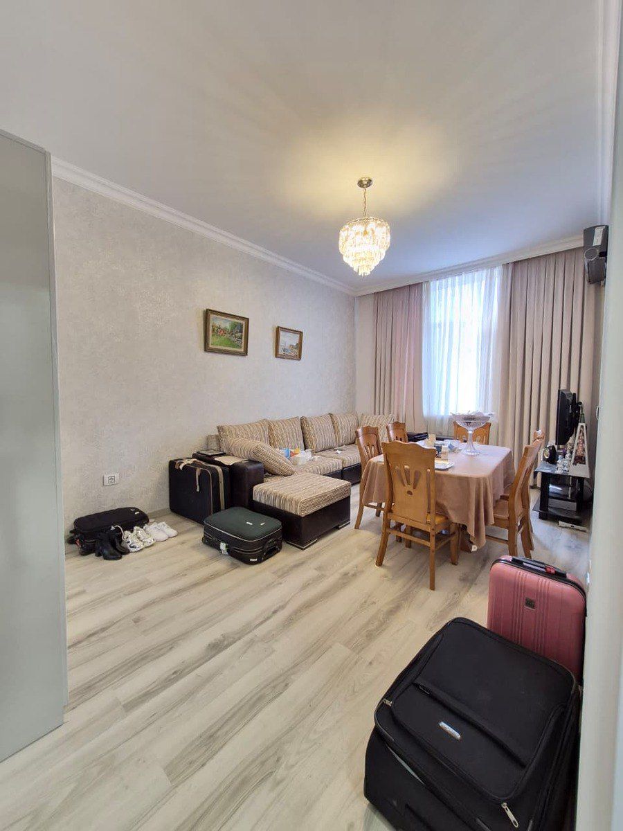 Satılır 2 otaqlı köhnə tikili 64 m² — Mənzil, Bakı (2)