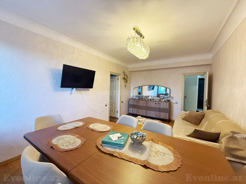 Satılır 3 otaqlı Mənzil Köhnə tikili 70 m² Bakı, Nərimanov r., Gənclik m — Bakı