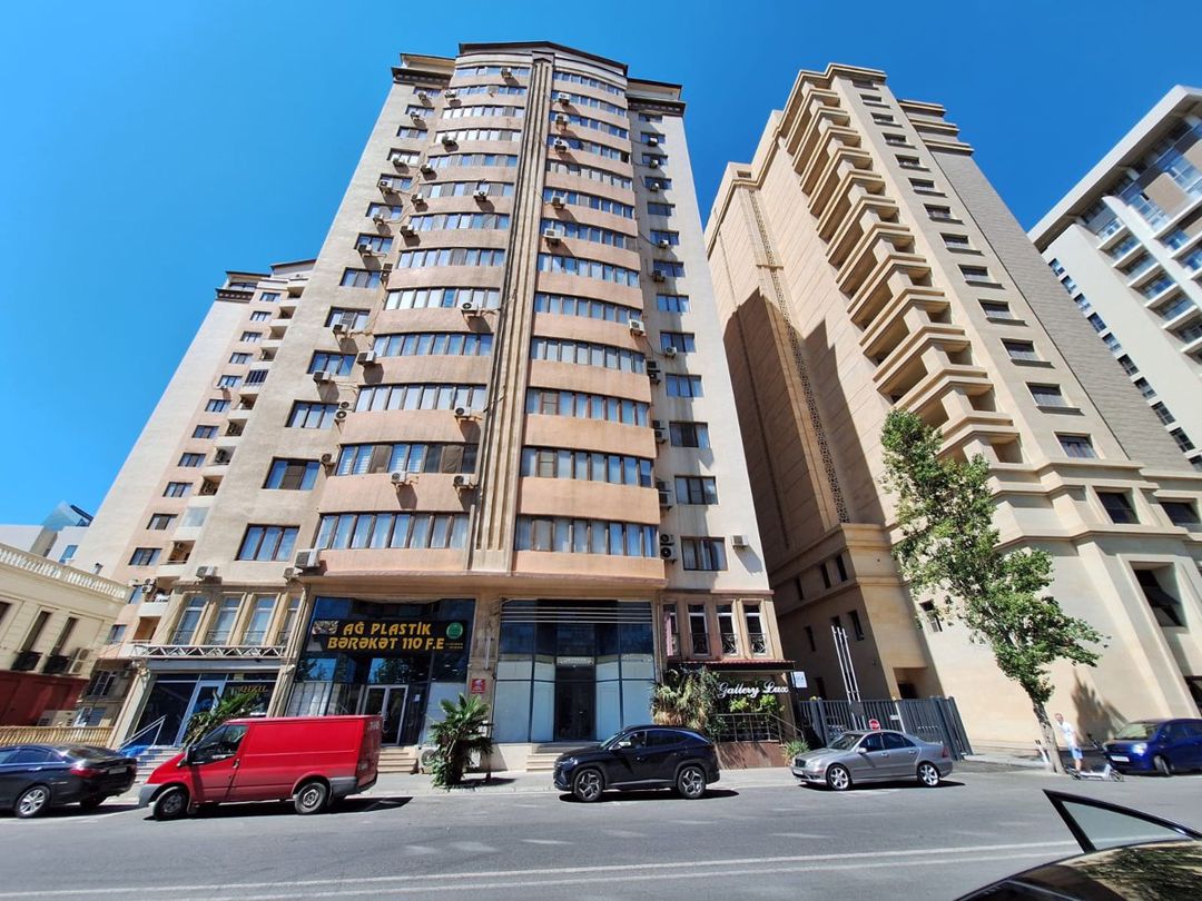 4 otaqlı mənzil, 205 m², Sabit Orucov küç., Bakı — Mənzil, Bakı
