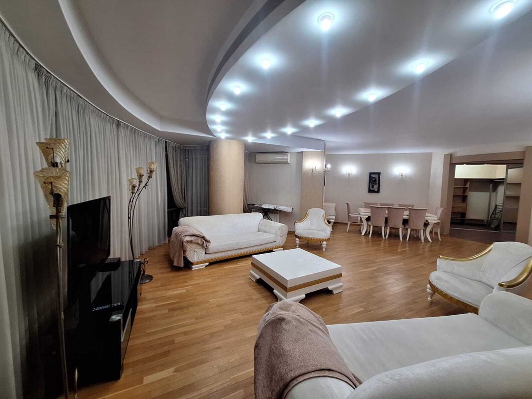 İcarəyə verilir 4 otaqlı yeni tikili 200 m² — Mənzil, Bakı (11)