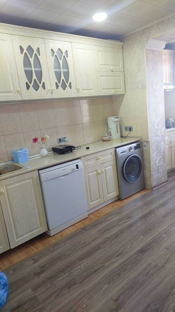 Satılır 3 otaqlı köhnə tikili 68 m² — Mənzil, Bakı