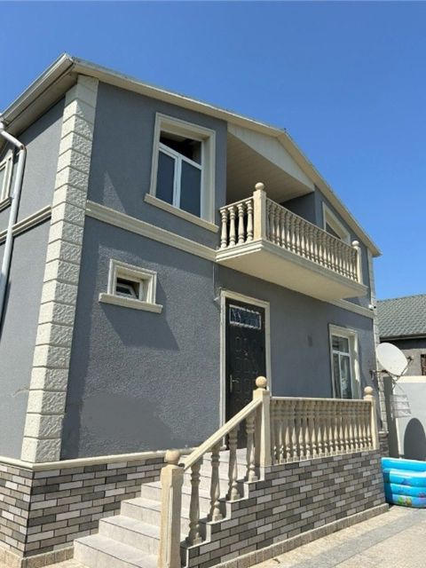 Satılır 6 otaqlı həyət evi/bağ evi 180 m² — Bakı