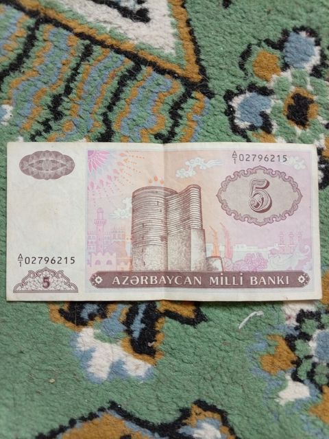 Məhsul: Köhnə Azərbaycan manatı – 5 manat banknotu Təsvir: - Növ — Saray