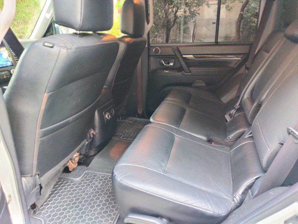 Mitsubishi Pajero, 3.5 L, 2011 il, 240 000 km 90-KL-021 — Avtomobillər, Bakı (4)