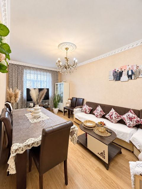 Satılır 3 otaqlı köhnə tikili 65 m² — Bakı