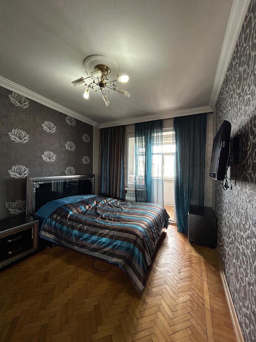 Satılır 4 otaqlı köhnə tikili 115 m² — Mənzil, Bakı (9)