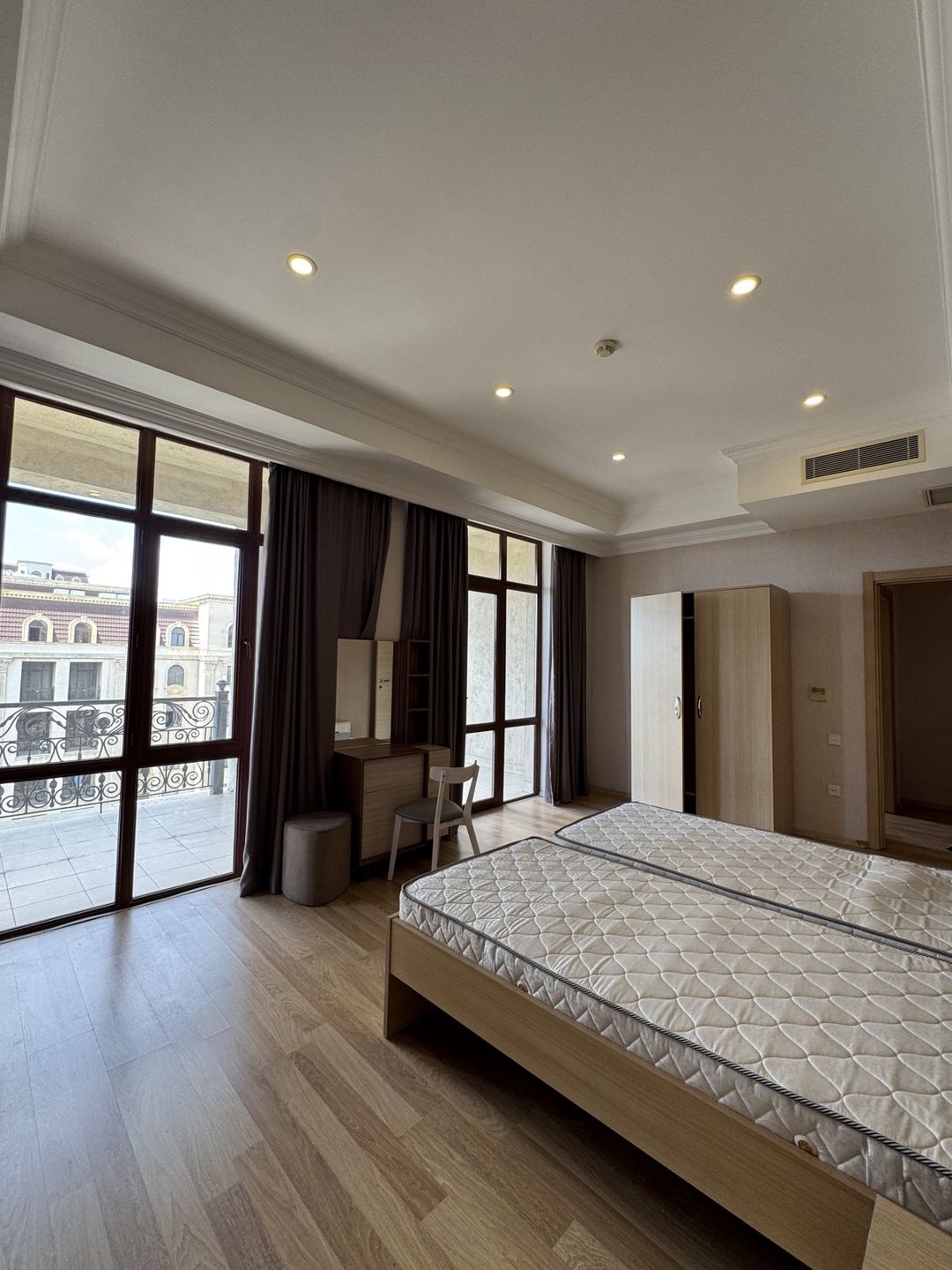 İcarəyə verilir 3 otaqlı yeni tikili 175 m² — Mənzil, Bakı (5)