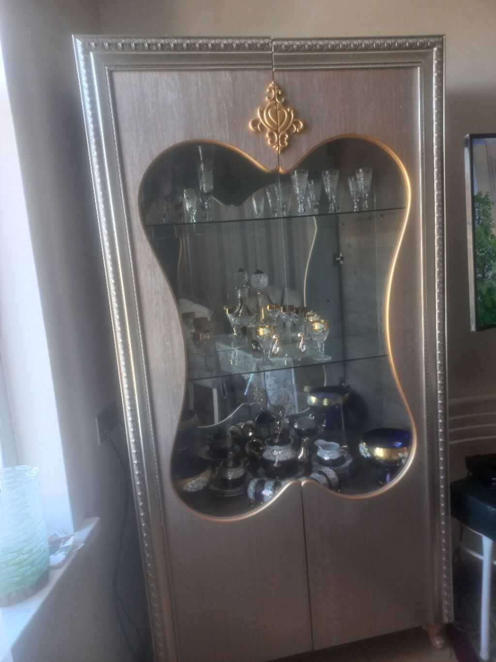 Servant ortası şüşə,alt hisesindede refleri var, yeni kimidi. 2 — Şkaflar, Tərtər (2)