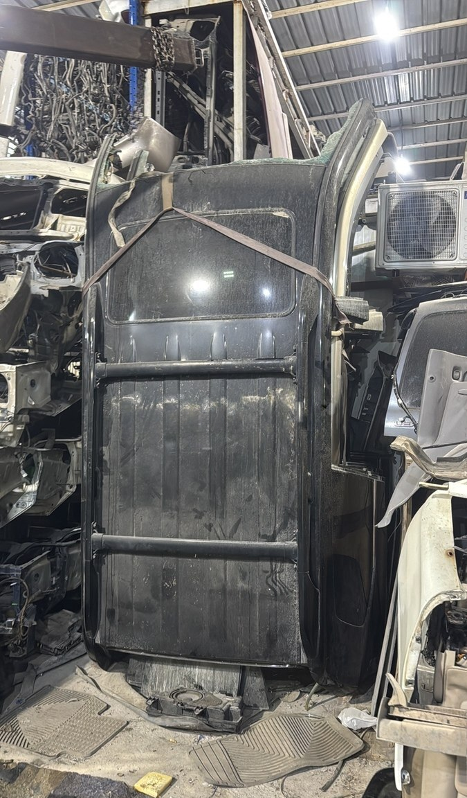 Avtomobil damı Toyota Prado — Bakı
