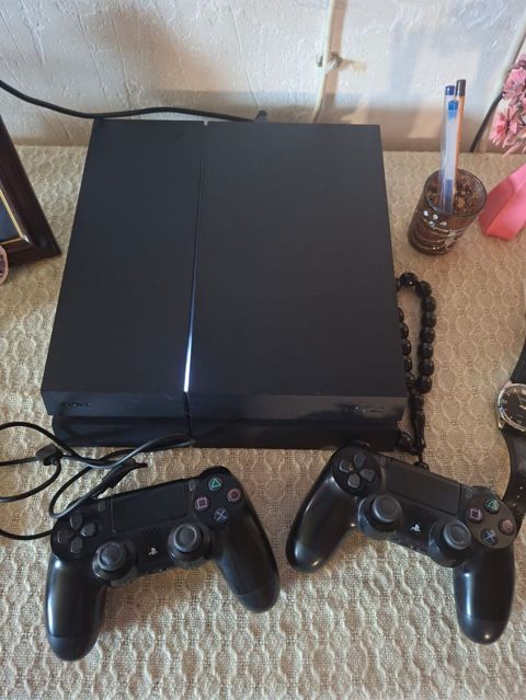 İdeal super vəziyyətdə demək olarki təzədir.Sony PlayStation 4 (PS4) — Mingəçevir