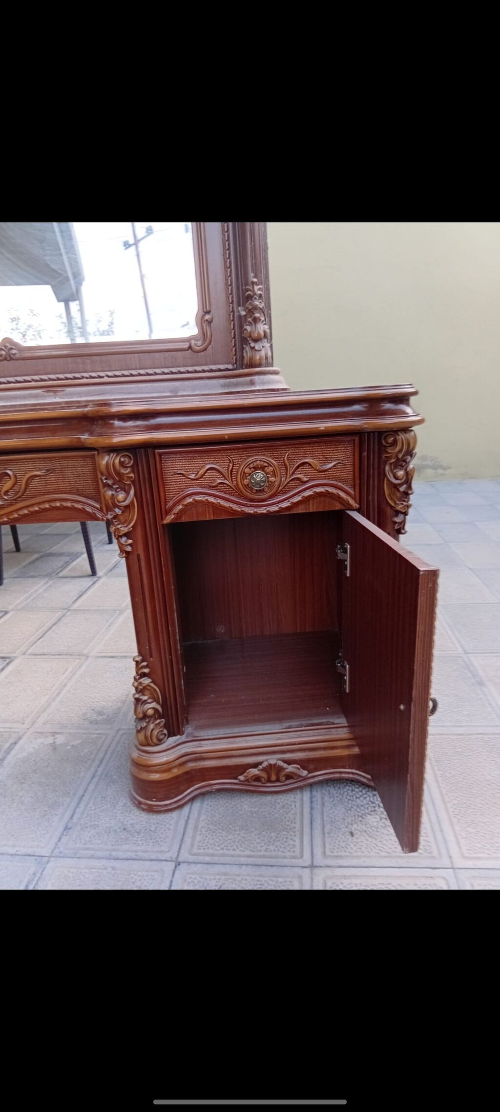 Klassik üslublu güzgülü tirmo - Material: taxta əsaslı, üzərində — Komodlar və tumbalı, Digah (3)