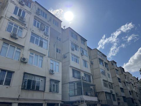 Satılır 3 otaqlı köhnə tikili 78 m² — Bakı