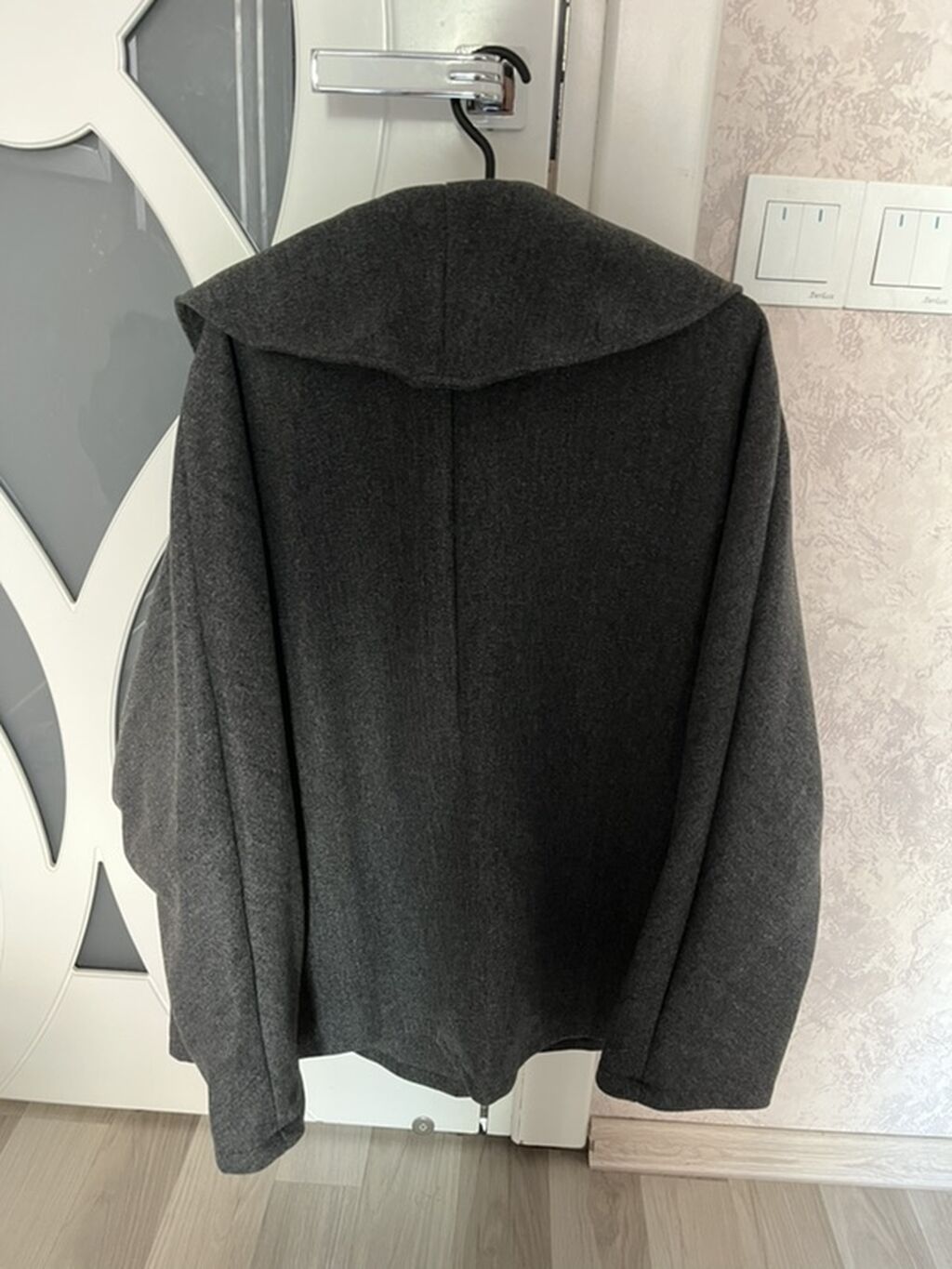 Geyilməyib Qadınlar üçün qısa palto – tünd boz rəngdə, oversize — Palto, Bakı (2)