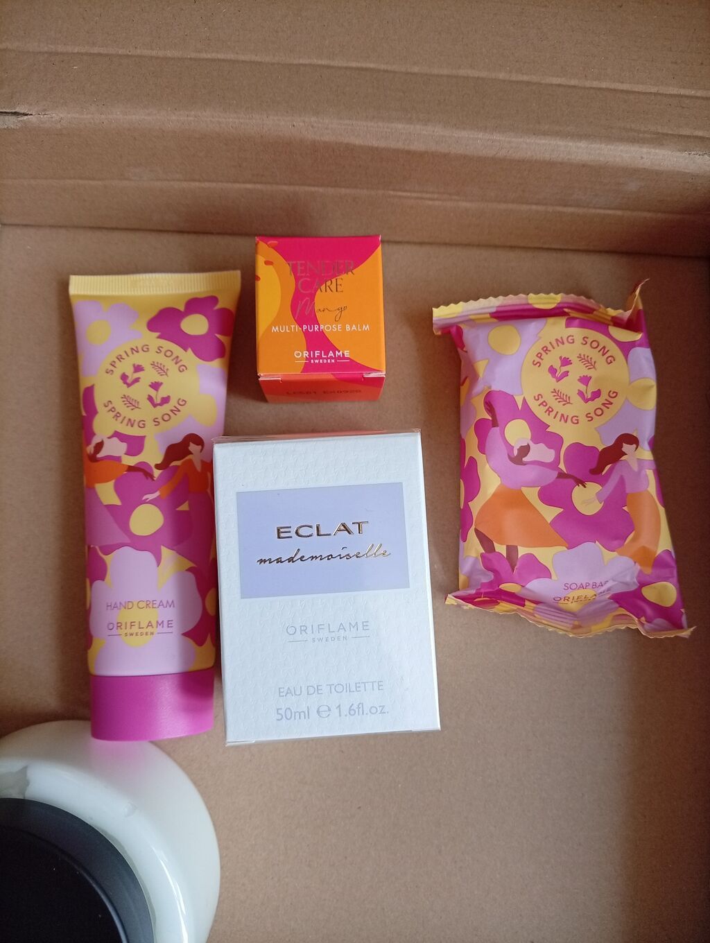 Oriflame dəstləri – ətir və baxım məhsulları Tərkibində görünənlər — Kosmetik və parfüm dəstləri, Xaçmaz (3)