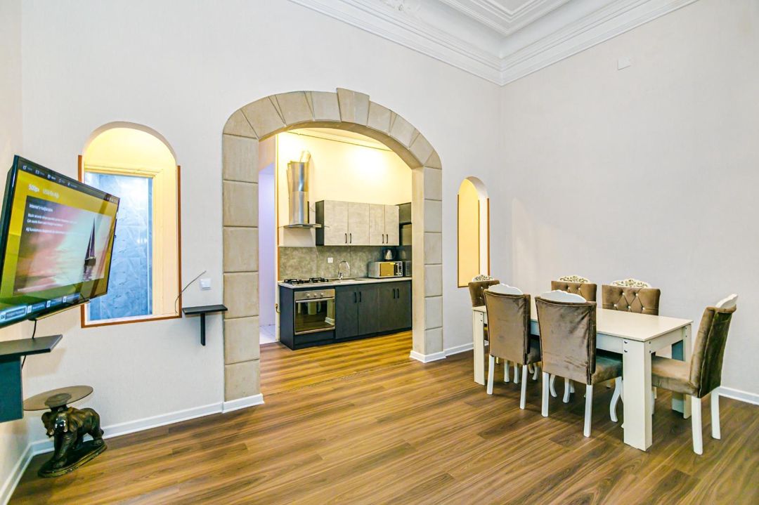 İcarəyə verilir 5 otaqlı köhnə tikili 160 m² — Mənzil, Bakı (10)