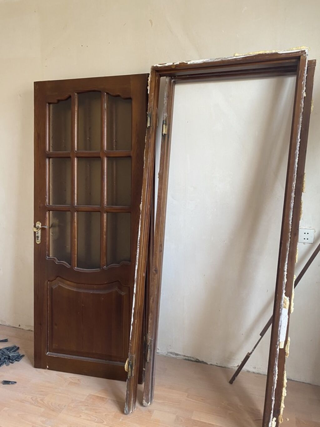 2 ededir — Pəncərələr, qapılar, balkonlar, Bakı (2)