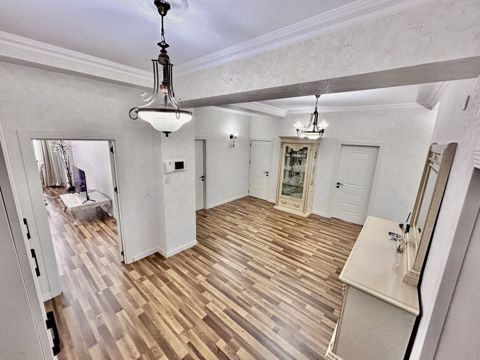 Satılır 4 otaqlı yeni tikili 170 m² — Bakı