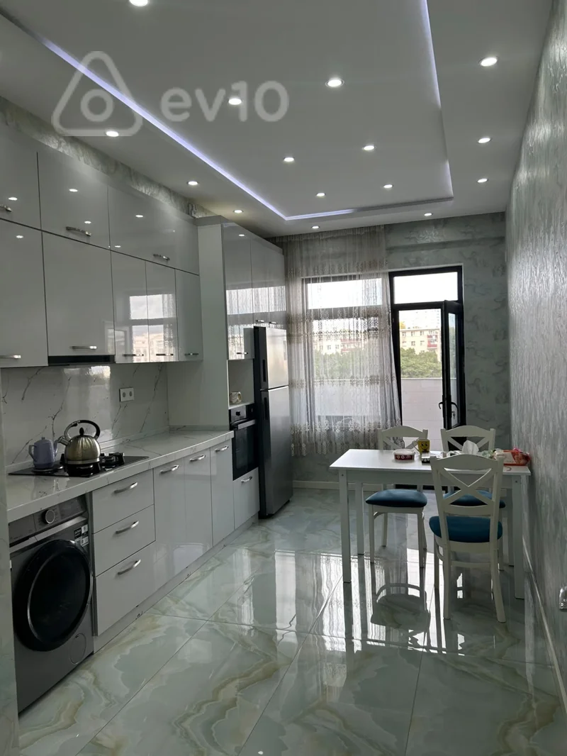 2 otaqlı mənzil, 97 m², Abay kubayev — kirayə — Mənzil, Bakı