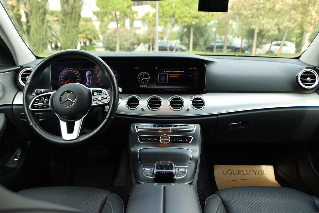 Mercedes E 300, 2.0 L, 2018 il, 176 600 km 88-DZ-302 — Avtomobillər, Bakı (10)