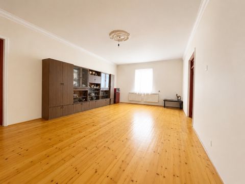 Satılır 9 otaqlı həyət evi/bağ evi 400 m² — Bakı