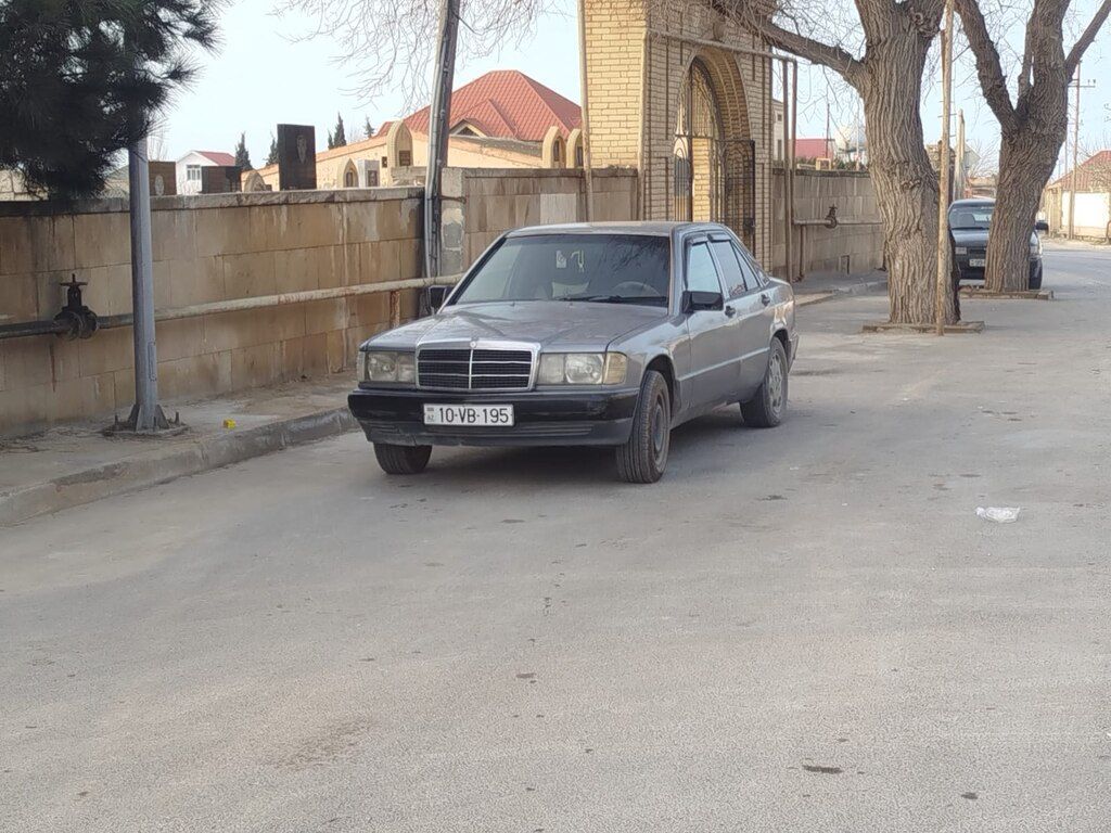 Mercedes 190, 2.0 L, 1990 il, 268 000 km 10-VB-195 — Avtomobillər, Bakı (8)