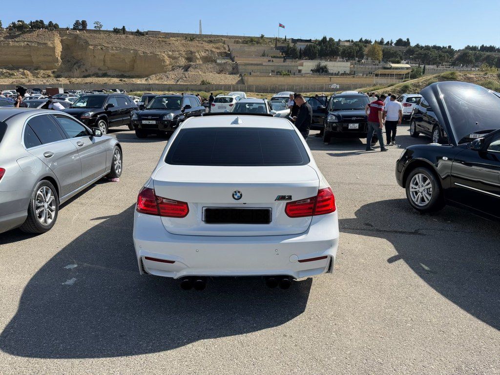BMW 330, 2.0 L, 2015 il, 236 100 km — Avtomobillər, Bakı (4)