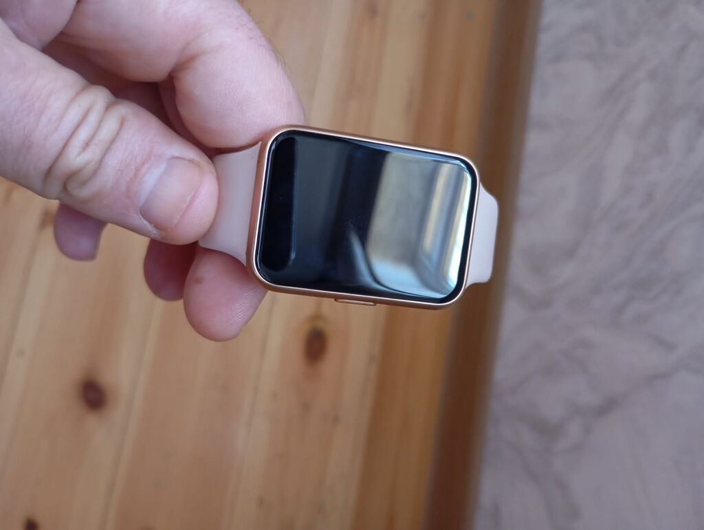 Huawei smart saat – düzbucaqlı ekranlı, qızılı çərçivə və açıq rəngli — Ağıllı saatlar, Sumqayıt (5)