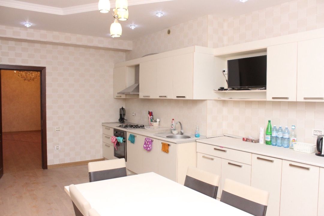 Satılır 4 otaqlı yeni tikili 216 m² — Mənzil, Bakı (9)
