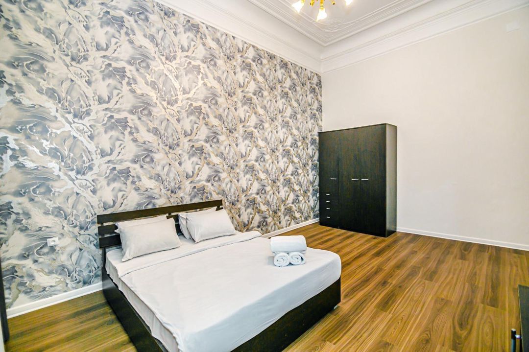 İcarəyə verilir 5 otaqlı köhnə tikili 160 m² — Mənzil, Bakı (7)