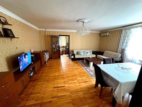 Satılır 5 otaqlı köhnə tikili 100 m² — Bakı