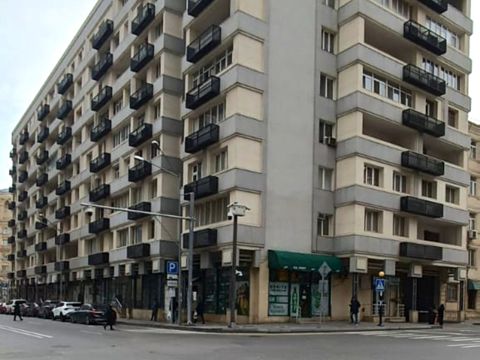 Satılır 3 otaqlı köhnə tikili 90 m² — Bakı