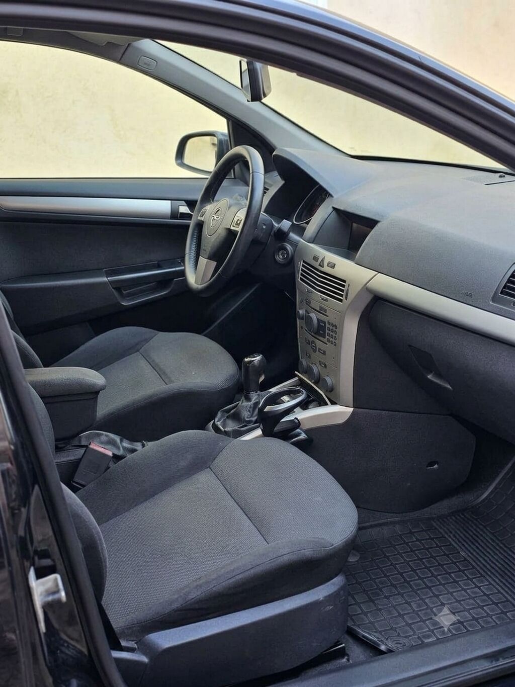 Opel Astra – qara rəngdə, universal kuzov Xüsusiyyətlər: - Kuzov 10-LZ-032 — Avtomobillər, Bakı (8)