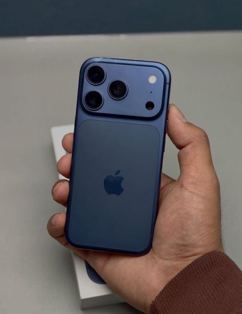 IPhone 17 Pro, 256 GB, Zəmanət, Simsiz şarj, Face ID — Digah